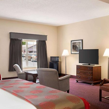 Hotel Ramada By Wyndham Pigeon Forge North Zewnętrze zdjęcie
