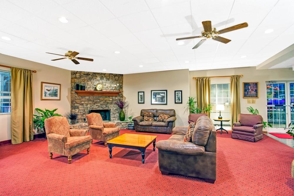Hotel Ramada By Wyndham Pigeon Forge North Zewnętrze zdjęcie