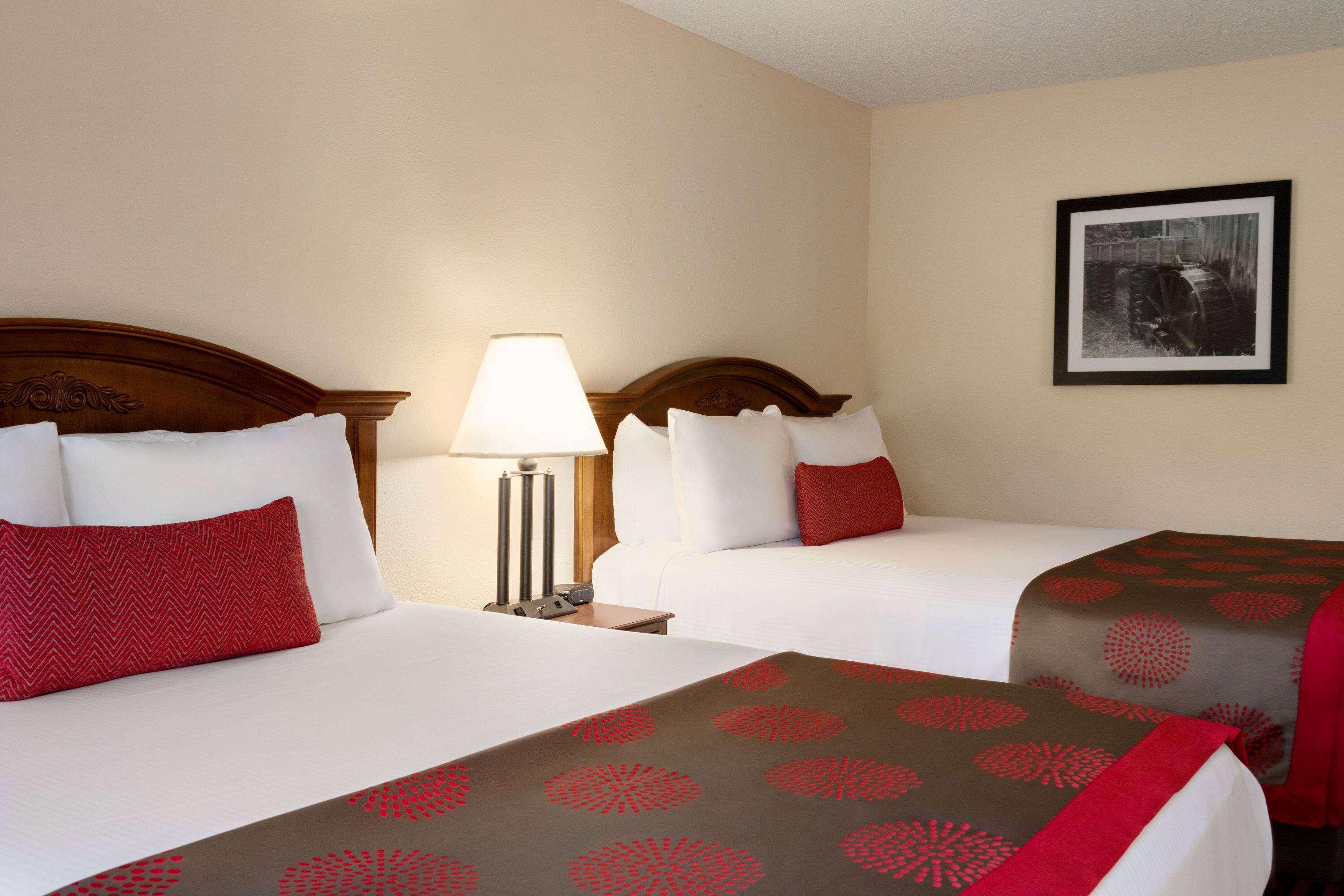 Hotel Ramada By Wyndham Pigeon Forge North Zewnętrze zdjęcie