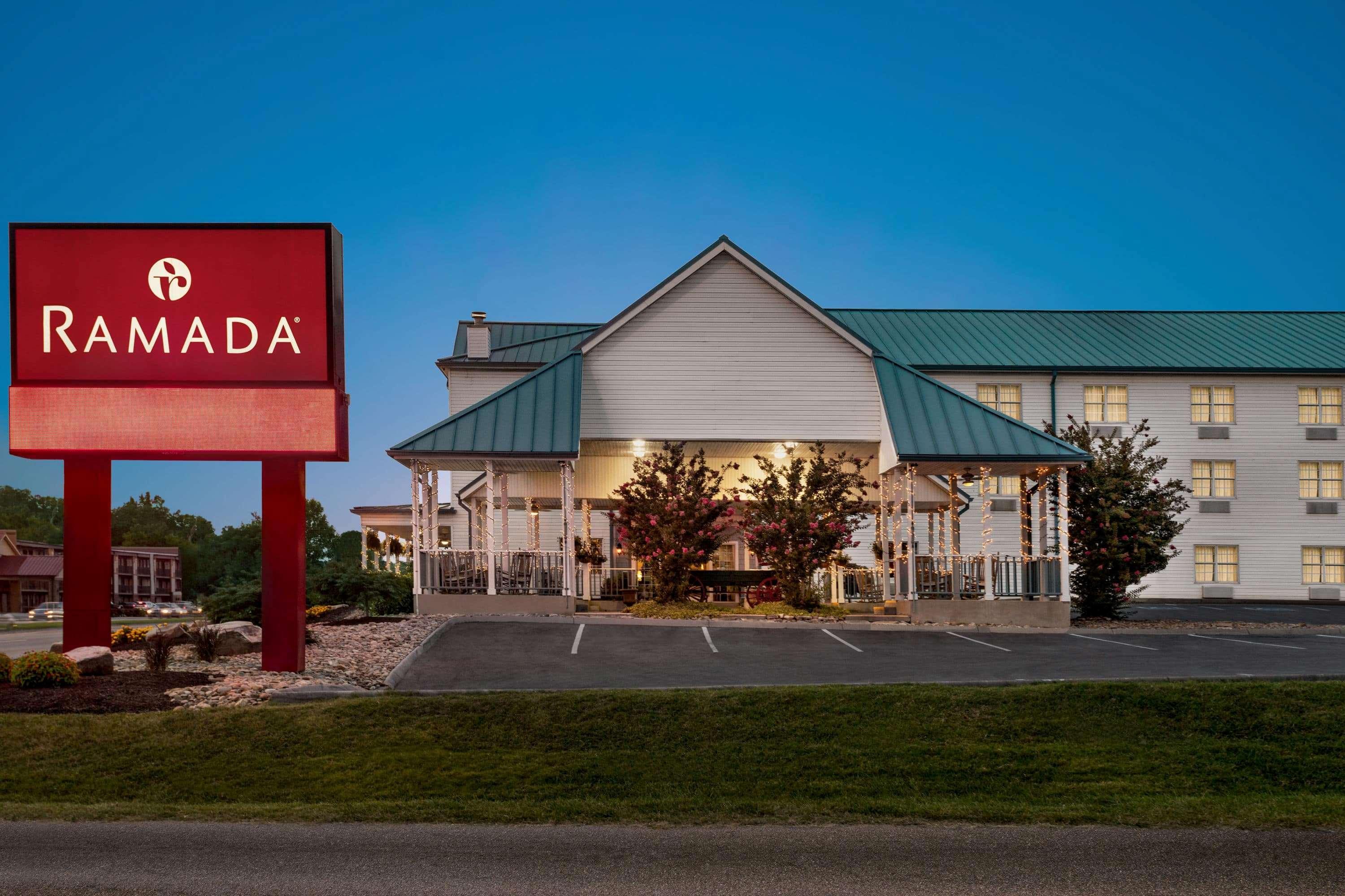 Hotel Ramada By Wyndham Pigeon Forge North Zewnętrze zdjęcie