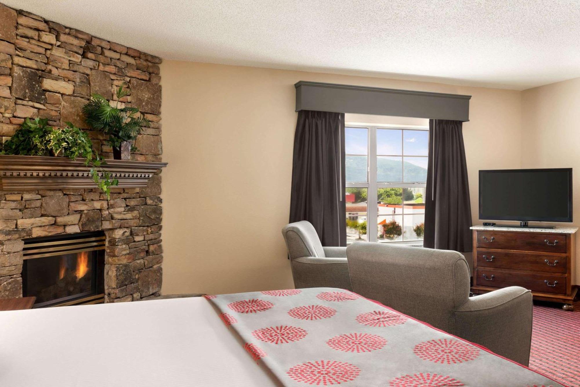 Hotel Ramada By Wyndham Pigeon Forge North Zewnętrze zdjęcie