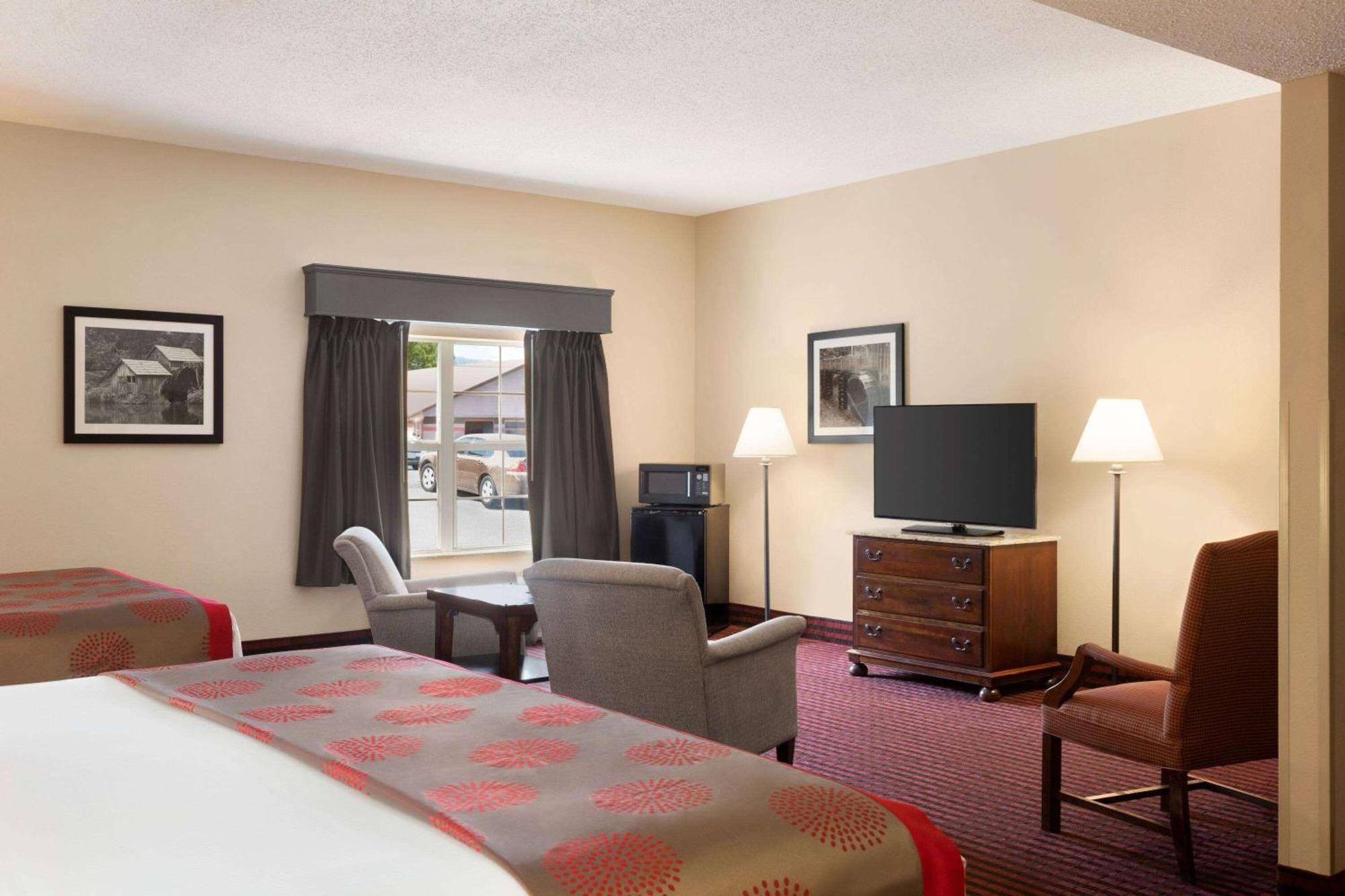 Hotel Ramada By Wyndham Pigeon Forge North Zewnętrze zdjęcie